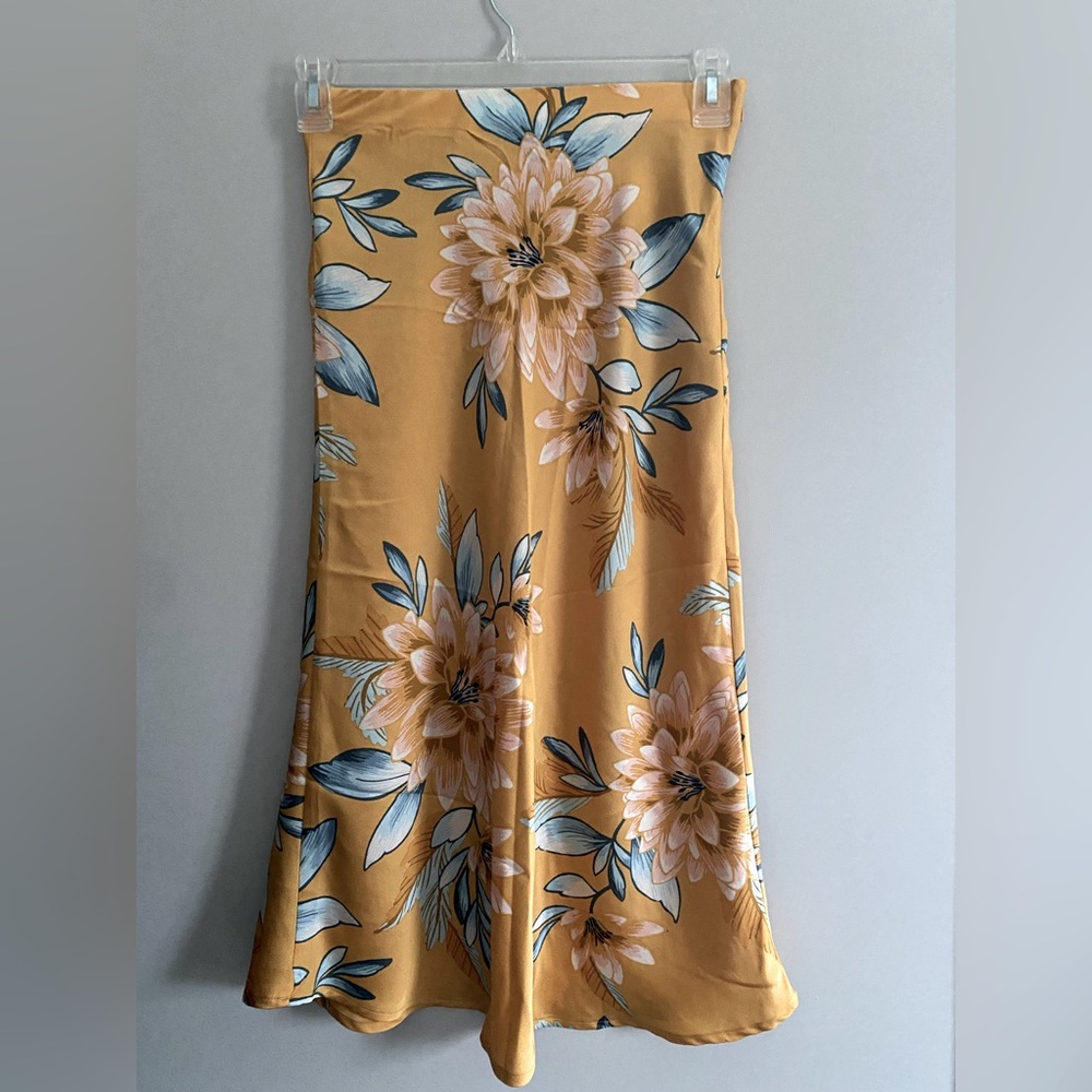 FOREVER 21 Floral Midi Skirt